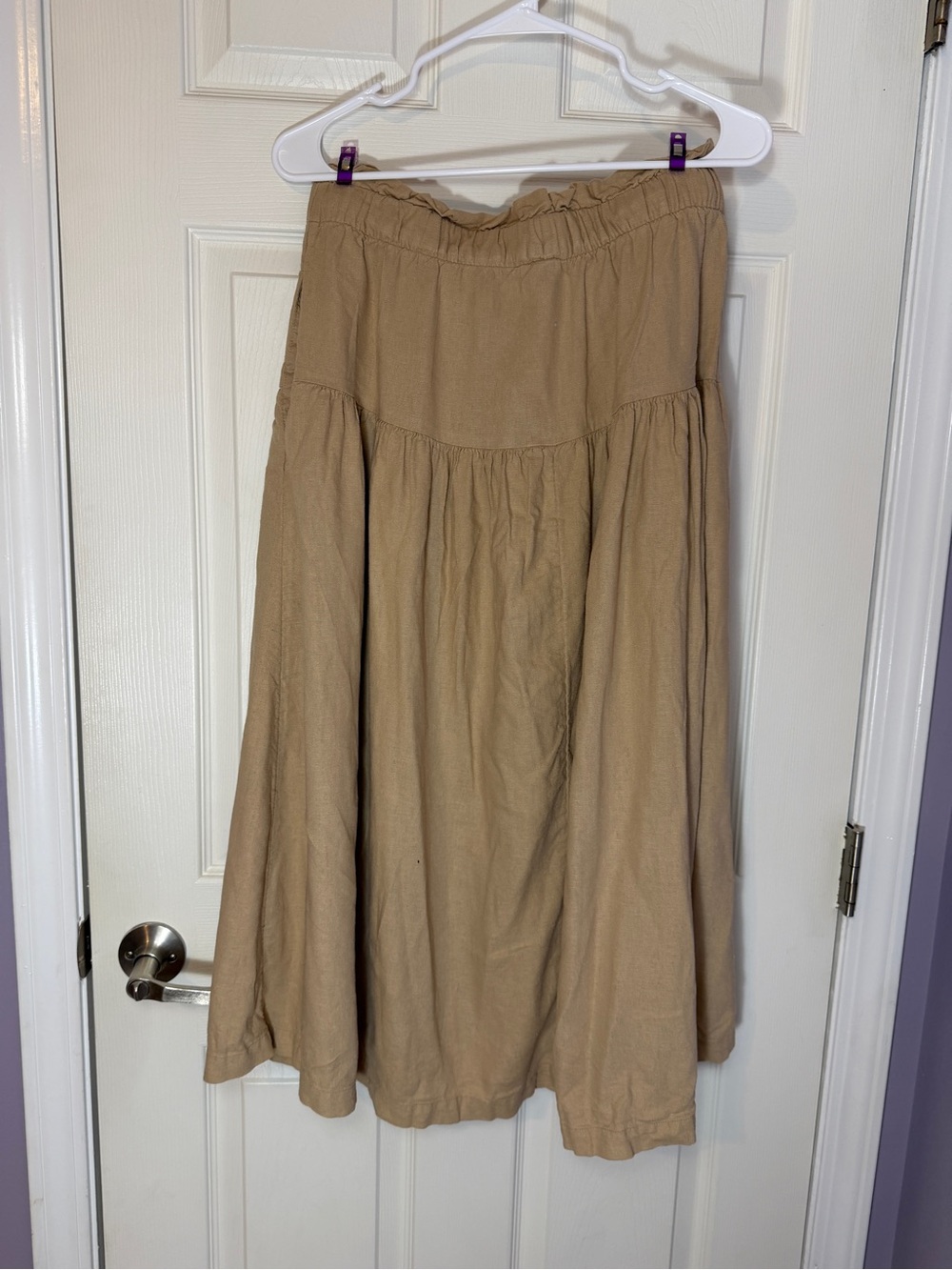 Universal Thread Women’s Button-Front Midi Skirt in Tan - Picture 3 of 4